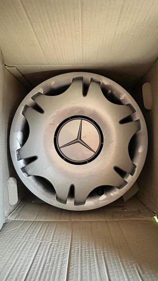 Llanta con Tapacubos Mercedes 16"