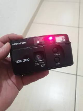 Macchina fotografica Olympus Trip 200