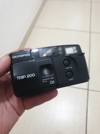 Macchina fotografica Olympus Trip 200