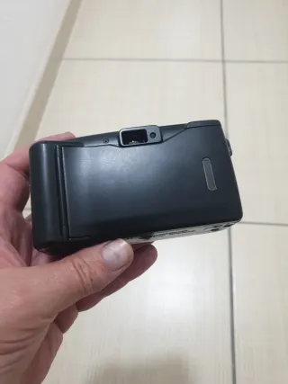 Macchina fotografica Olympus Trip 200