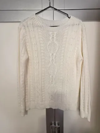 Body de mujer con plumas beige