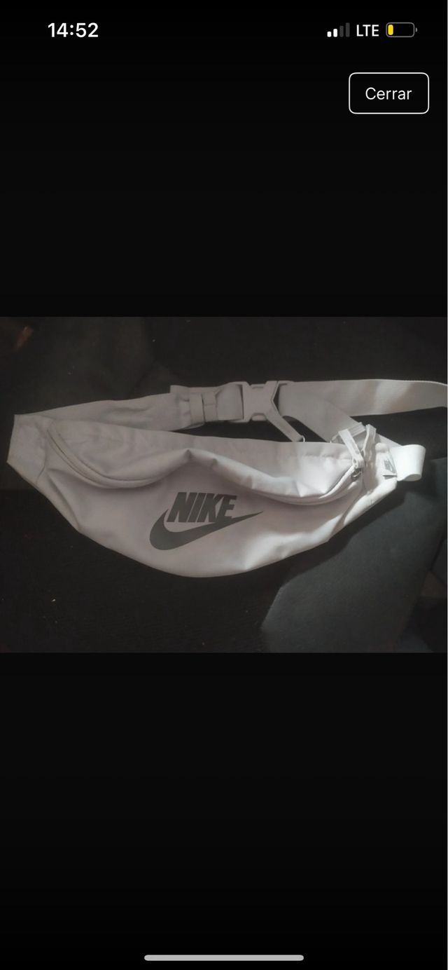 Riñonera Nike Gris y Blanca