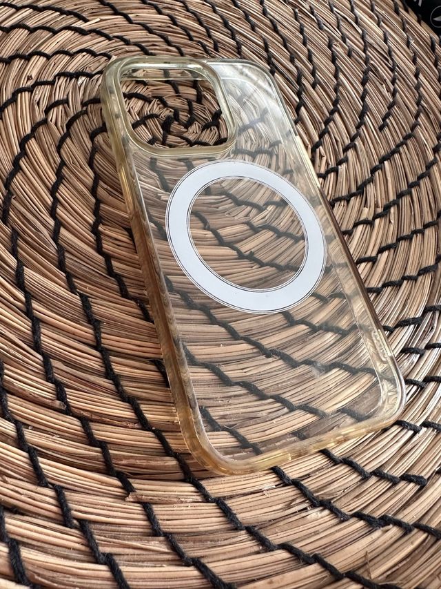 Funda iPhone 14 Pro Magnética Transparente