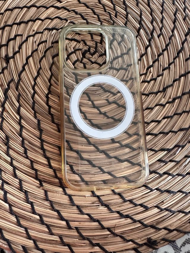 Funda iPhone 14 Pro Magnética Transparente