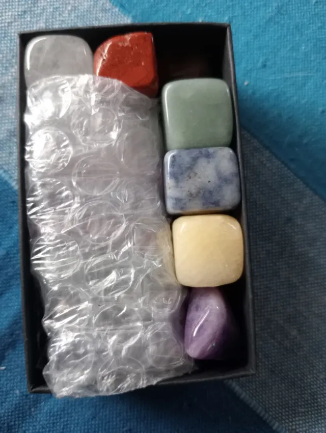 Caja 14 cuarzos para Reiki y Yoga