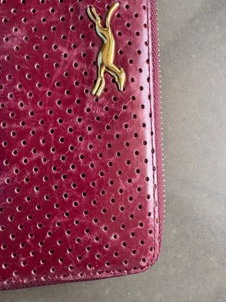 Cartera Bimba y Lola color burdeos perforada