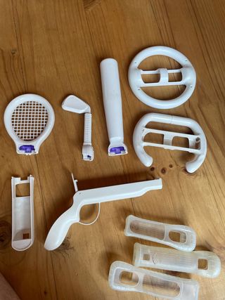 Accesorios Wii: Pistola, Volantes, Raqueta, Bate..