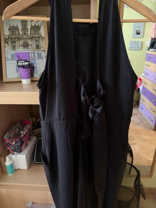 Mono negro cuello halter