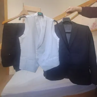 Traje de Novio/Ceremonia gris y Negro Talla M
