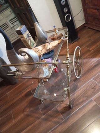 Carro de servicio de bronce