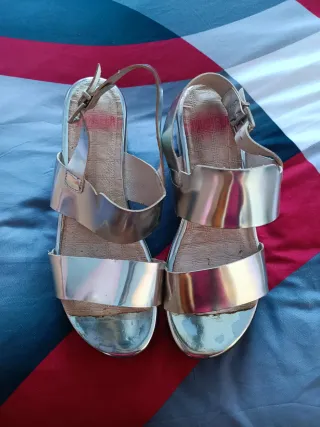 Sandalias plateadas con plataforma