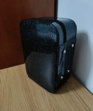 SET DE MAQUILLAJE COMPLETO Y MALETÍN.CON ETIQUETA