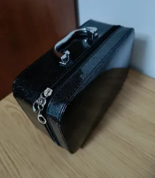 SET DE MAQUILLAJE COMPLETO Y MALETÍN.CON ETIQUETA