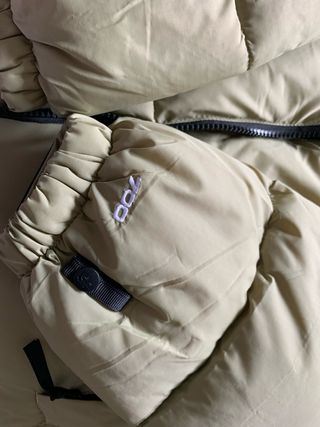 Chaqueta The North Face Plumas Negra y Verde