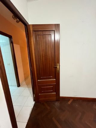 Puerta de madera interior