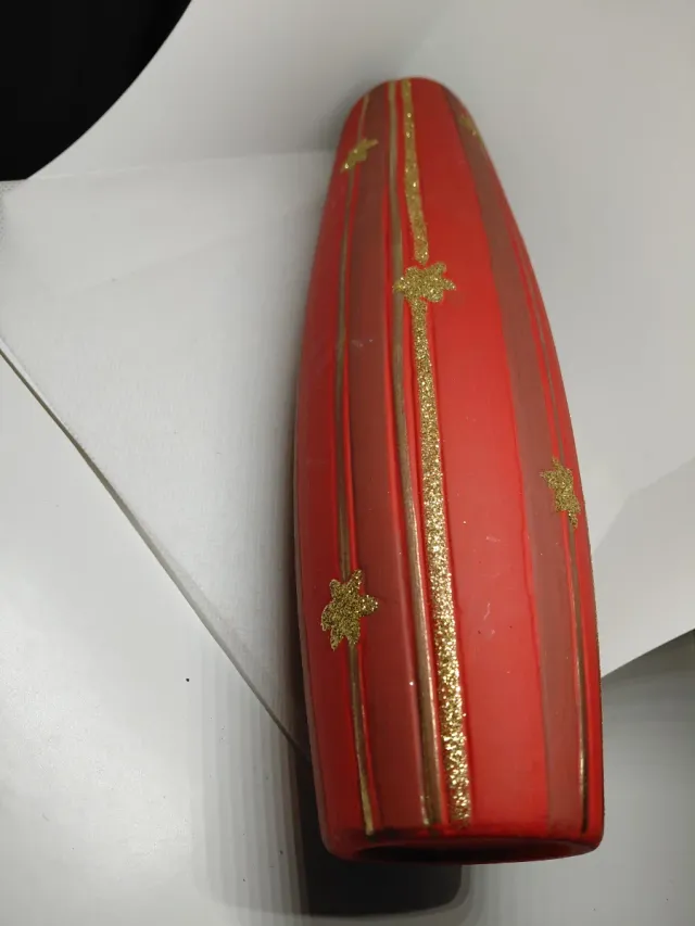 Vaso decorativo rosso e oro
