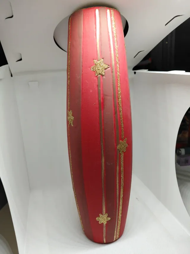 Vaso decorativo rosso e oro