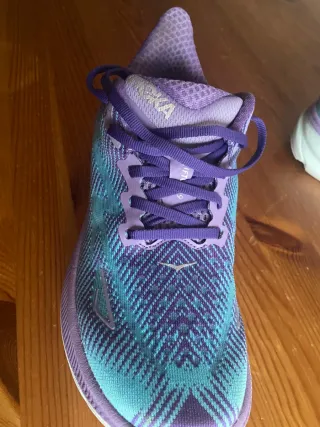 Hoka Clifton 9 para mujer.Hago envío.