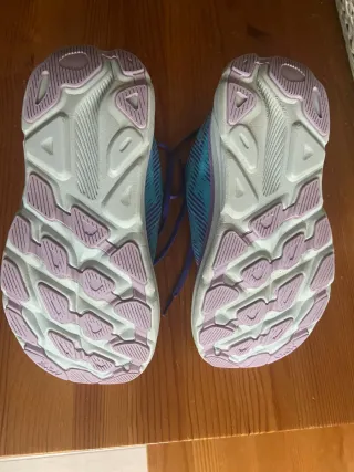 Hoka Clifton 9 para mujer.Hago envío.