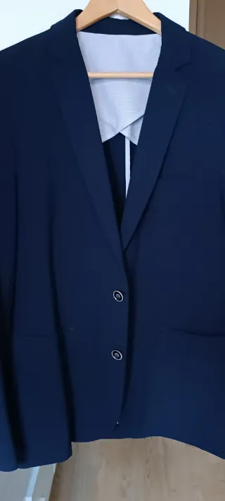 Americana azul de caballero, talla 52.