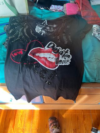 Camiseta Desigual Mujer Negra y Roja
