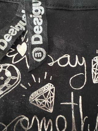 Camiseta Desigual Mujer Negra y Roja