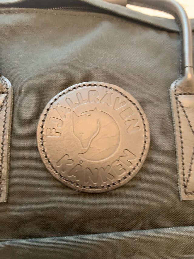 Mochila Fjallraven Negra Asas Piel