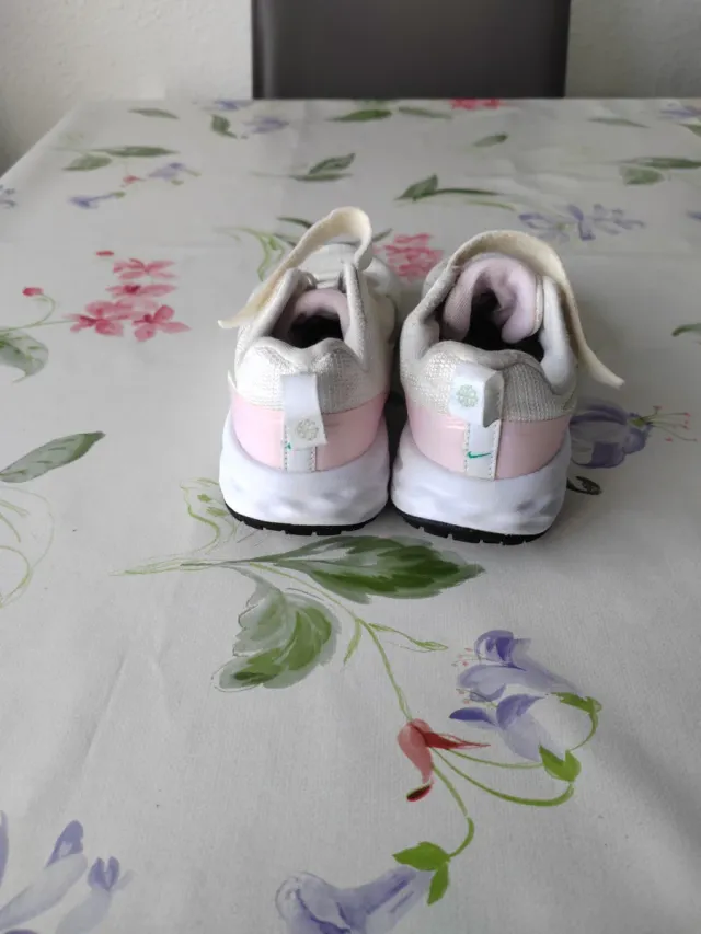 Zapatillas Nike niña blancas