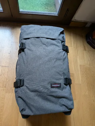 Maleta Eastpak Tranverz M Gris.