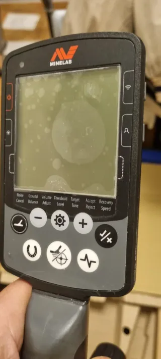 Metal detector Minelab Equinox 800