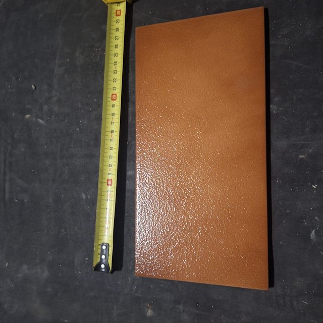 Azulejos antiguos vitrificados marrones