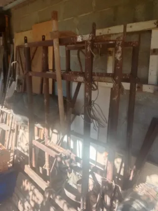 Andamios, puntales y material de construcción