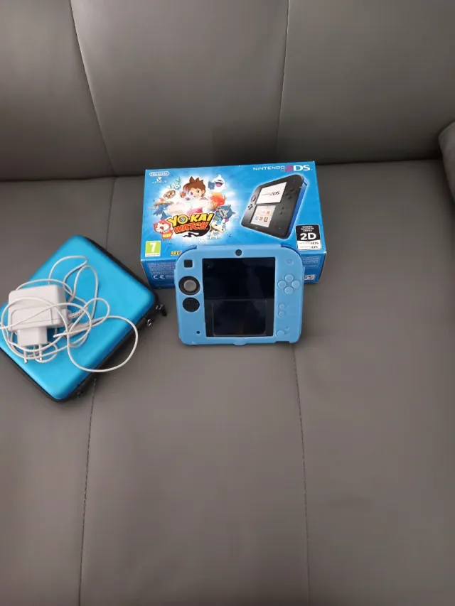 Nintendo 2DS Blu con custodia, caricatore e scatola