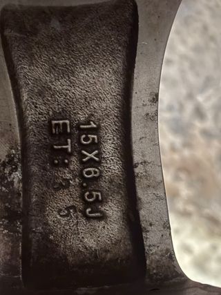 Llantas de aluminio 15” con neumáticos de invierno