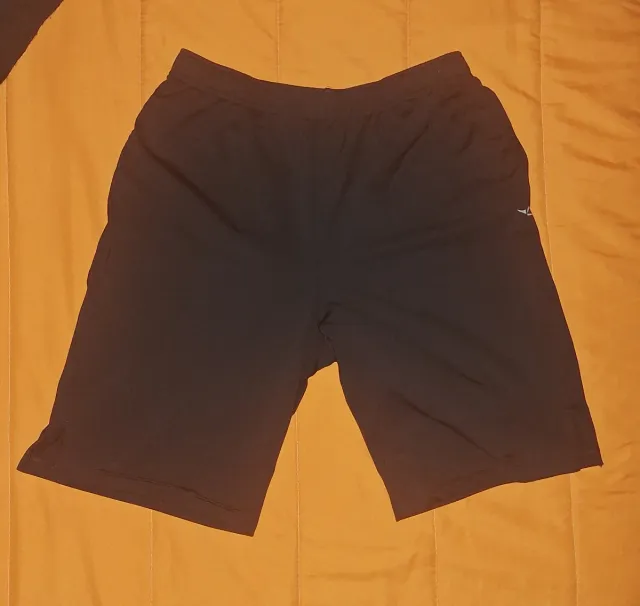 Pantaloncini sportivi unisex neri e blu