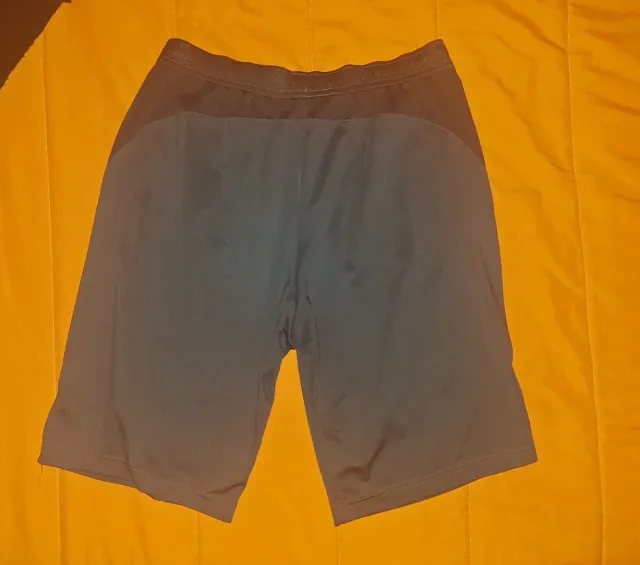 Pantaloncini sportivi unisex neri e blu