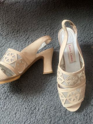 Tacones Laura Camino Beige Talla 37