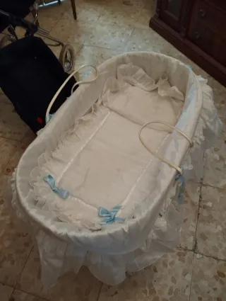 Moisés para bebé blanco con detalles