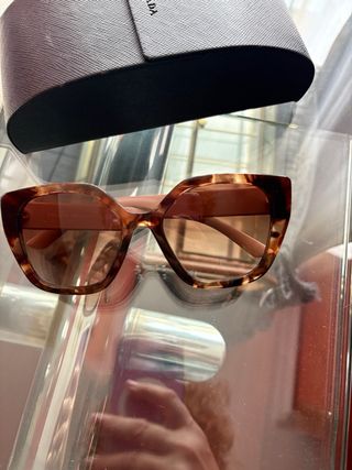 Gafas de sol Prada marrones