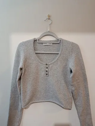 Jersey Bershka gris corto talla m
