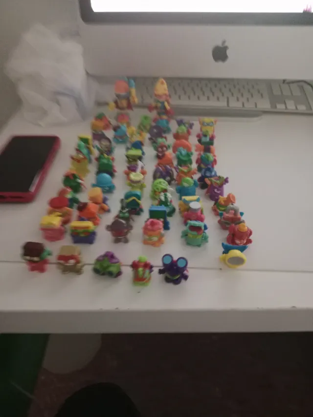 Lote de figuras Superthings