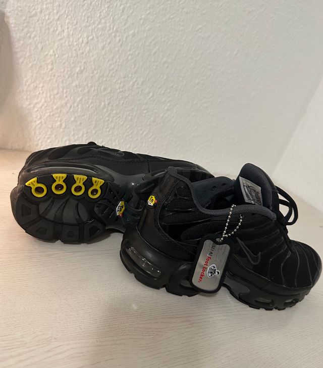 Zapatos Nike Air Max TN Talla 39 Negros