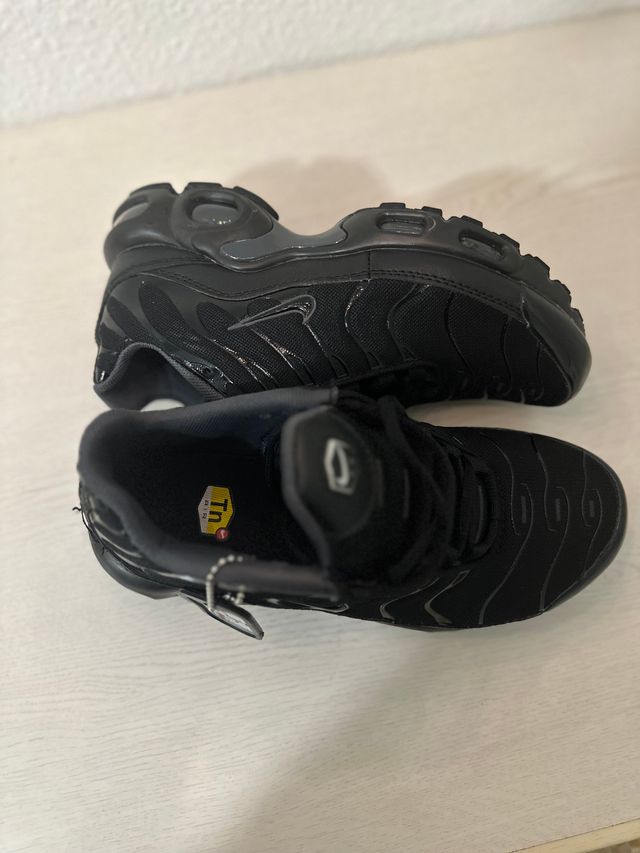 Zapatos Nike Air Max TN Talla 39 Negros