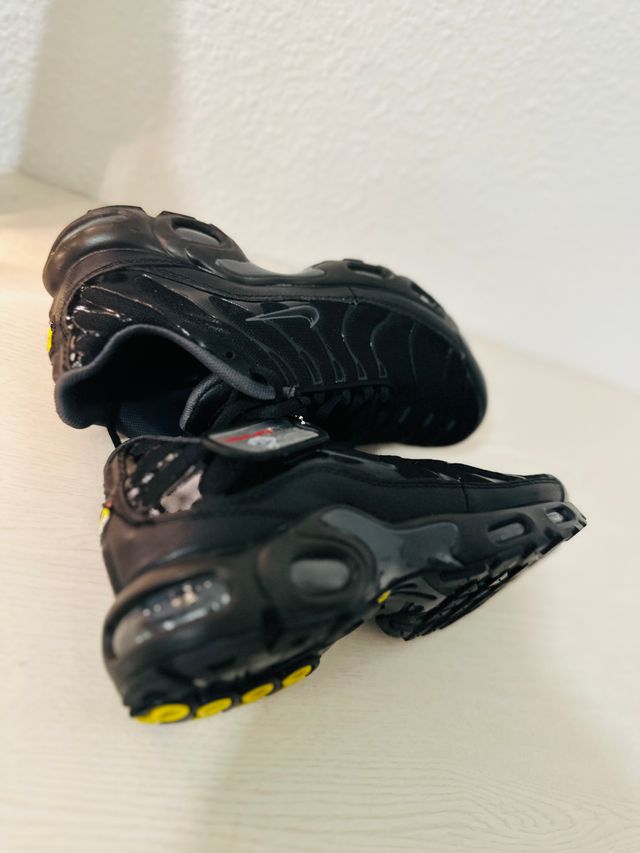 Zapatos Nike Air Max TN Talla 39 Negros