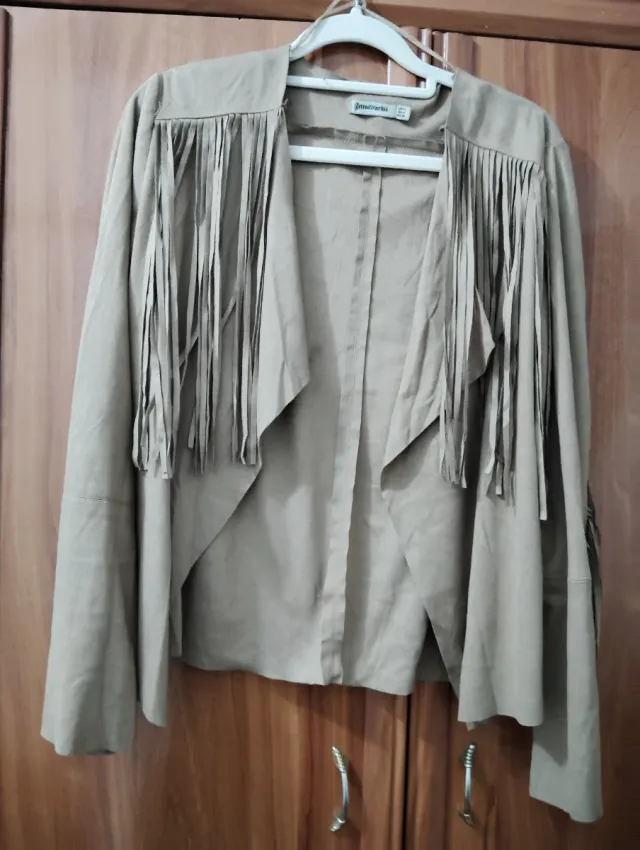Chaqueta Stradivarius flecos beige Talla M