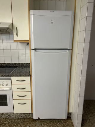 Nevera Indesit Blanca
