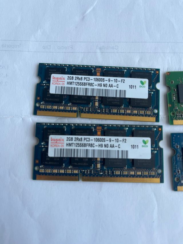2x Hynix DDR3 2GB PC3-10600S RAM