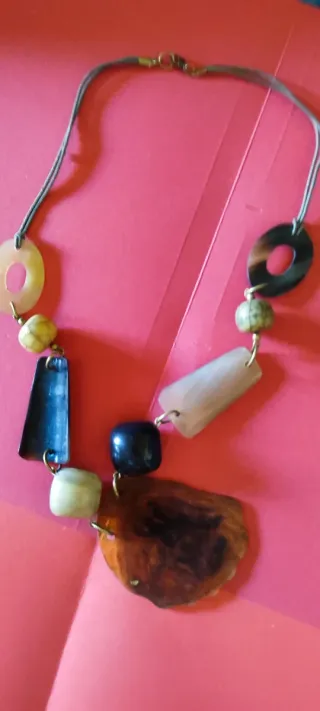 Collar artesanal con colgante grande