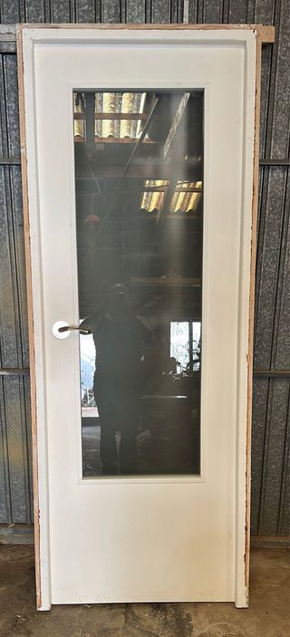 Puerta blanca interior con cristal