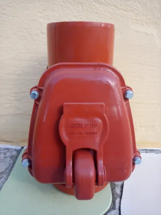 Válvula antirretorno pvc 110 con bloqueo